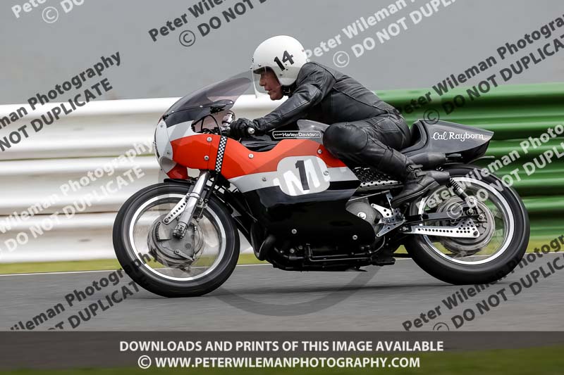 Vintage motorcycle club;eventdigitalimages;mallory park;mallory park trackday photographs;no limits trackdays;peter wileman photography;trackday digital images;trackday photos;vmcc festival 1000 bikes photographs